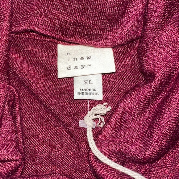 Burgundy turtleneck sweater - Picture 3 of 4
